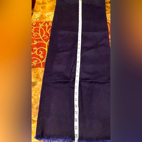 🇮🇹LANVIN~Authentic Cashmere/Silk Royal & Navy Blue Scarf Logo/Front
Unisex!!! - Picture 8 of 10